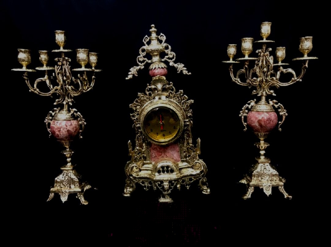 ساعت و شمعدان